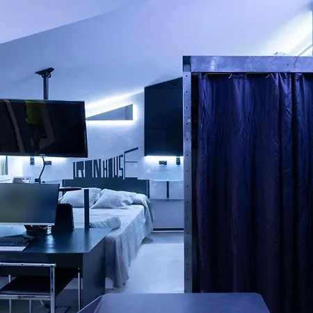 Apartman Iron House - Penthouse With Bathtub In Golden Mile & Bridge Marbella
