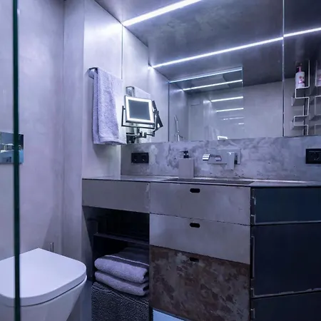 公寓 Iron House - Penthouse With Bathtub In Golden Mile & Bridge *