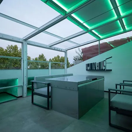 公寓 Iron House - Penthouse With Bathtub In Golden Mile & Bridge