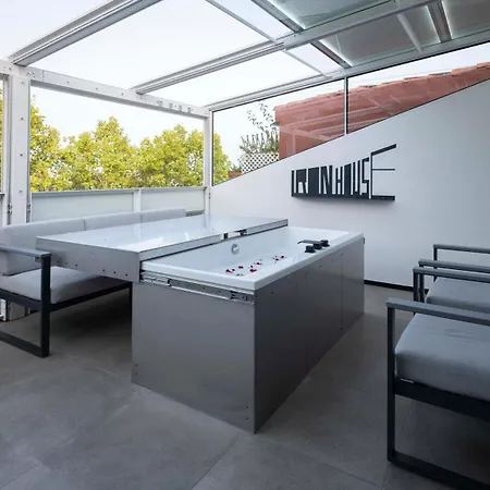 Iron House - Penthouse With Bathtub In Golden Mile & Bridge *