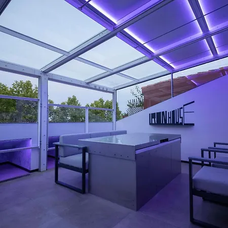 Iron House - Penthouse With Bathtub In Golden Mile & Bridge 马尔韦利亚