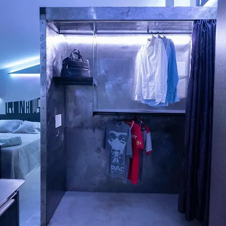 公寓 Iron House - Penthouse With Bathtub In Golden Mile & Bridge *