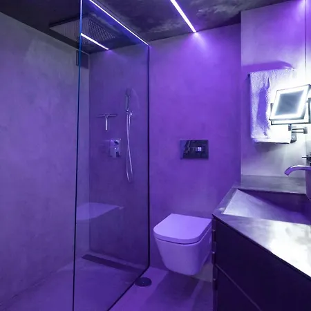 Iron House - Penthouse With Bathtub In Golden Mile & Bridge Apartman