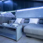Iron House - Penthouse With Bathtub In Golden Mile & Bridge Apartment *