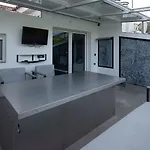Iron House - Penthouse With Bathtub In Golden Mile & Bridge