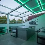 Apartment Iron House - Penthouse With Bathtub In Golden Mile & Bridge