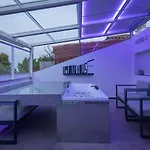 Iron House - Penthouse With Bathtub In Golden Mile & Bridge Apartment *