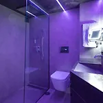 Iron House - Penthouse With Bathtub In Golden Mile & Bridge Apartment