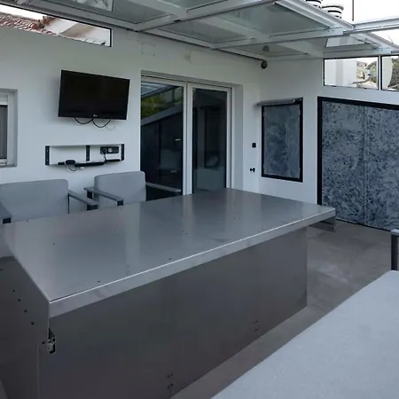 Iron House - Penthouse With Bathtub In Golden Mile & Bridge