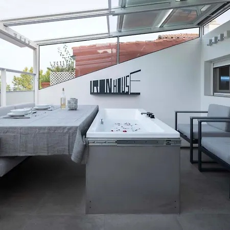 Iron House - Penthouse With Bathtub In Golden Mile & Bridge *