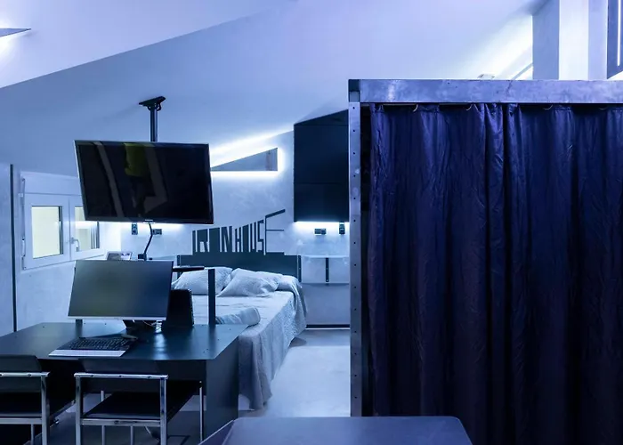 아파트 Iron House - Penthouse With Bathtub In Golden Mile & Bridge 마르베야