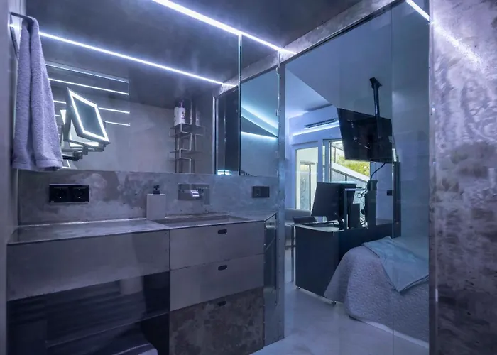 아파트 Iron House - Penthouse With Bathtub In Golden Mile & Bridge *