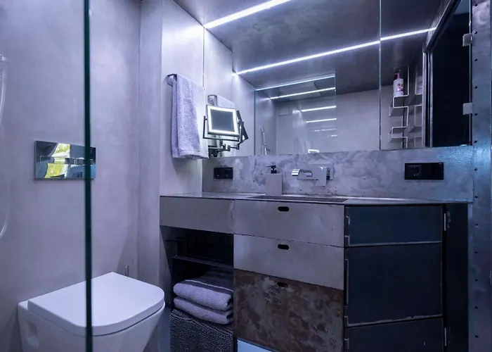 아파트 Iron House - Penthouse With Bathtub In Golden Mile & Bridge *