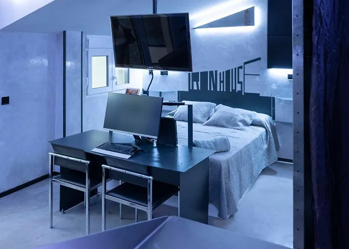 Iron House - Penthouse With Bathtub In Golden Mile & Bridge