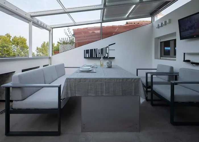 Iron House - Penthouse With Bathtub In Golden Mile & Bridge