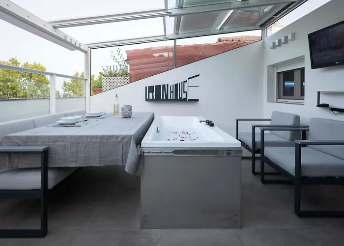 Iron House - Penthouse With Bathtub In Golden Mile & Bridge *