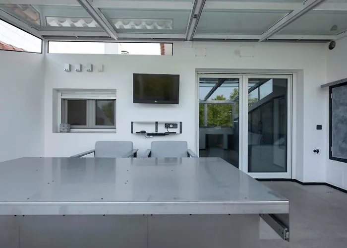 Iron House - Penthouse With Bathtub In Golden Mile & Bridge 아파트 *