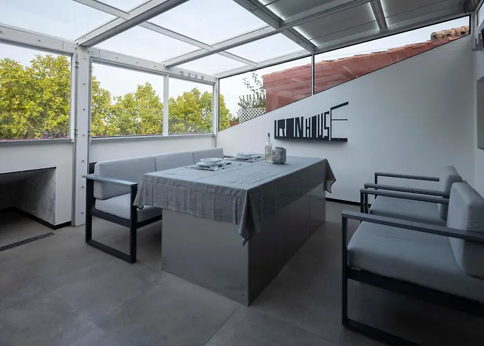 Iron House - Penthouse With Bathtub In Golden Mile & Bridge *