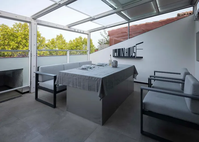 아파트 Iron House - Penthouse With Bathtub In Golden Mile & Bridge 마르베야