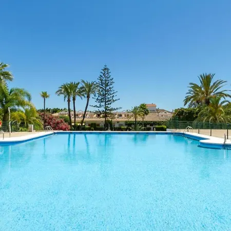 Apartmán Iron House - Penthouse With Bathtub In Golden Mile & Bridge