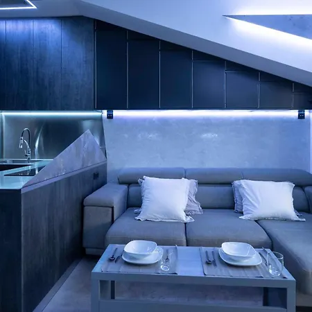 Iron House - Penthouse With Bathtub In Golden Mile & Bridge *