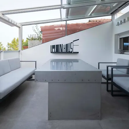 Iron House - Penthouse With Bathtub In Golden Mile & Bridge Apartmán