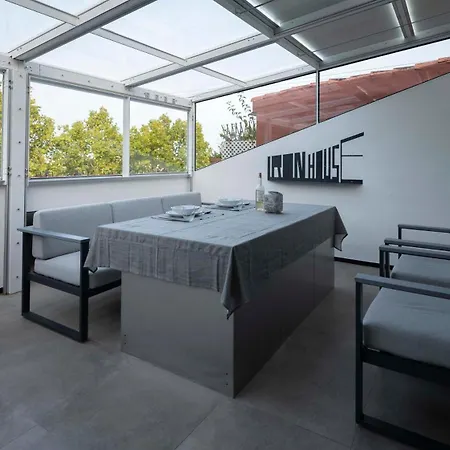 Iron House - Penthouse With Bathtub In Golden Mile & Bridge *